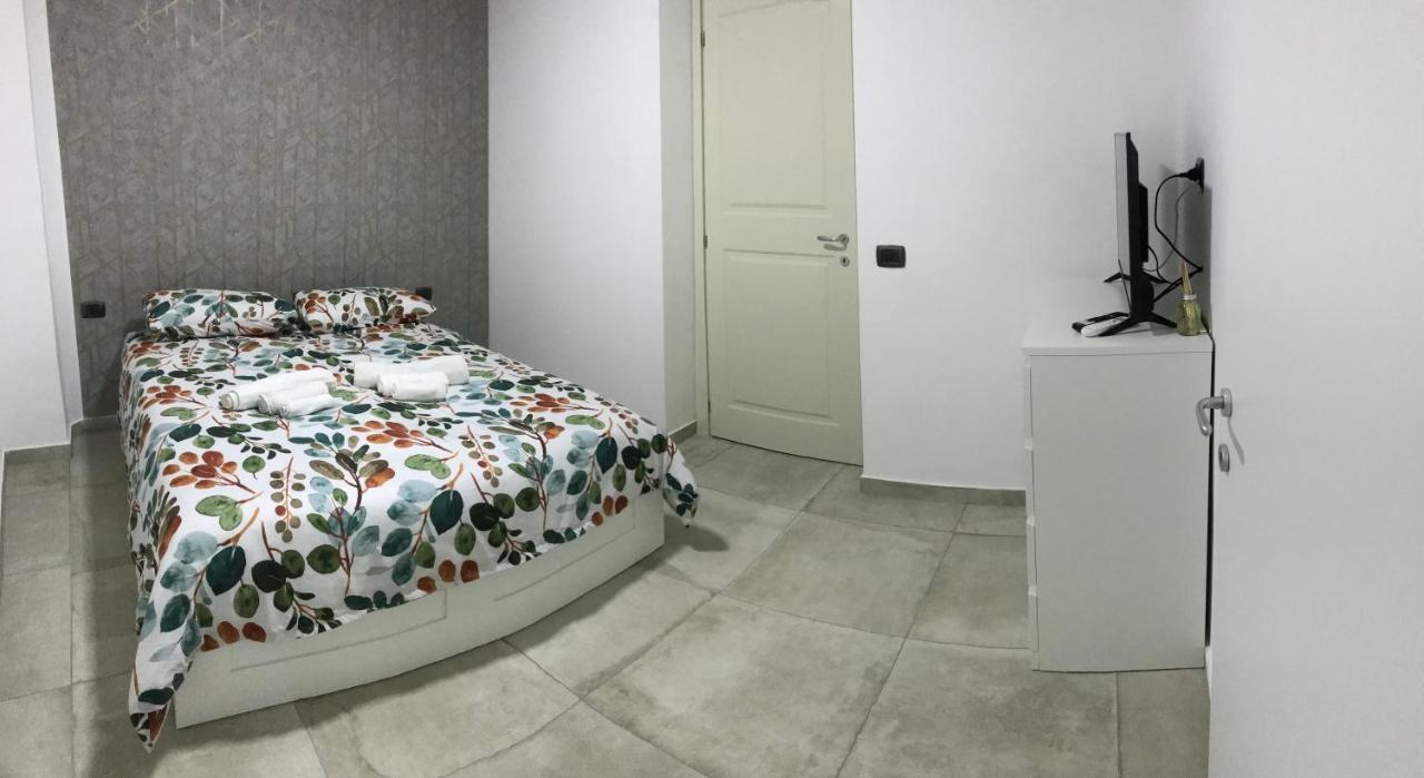 Nadyle House Hotel Napoli Bagian luar foto