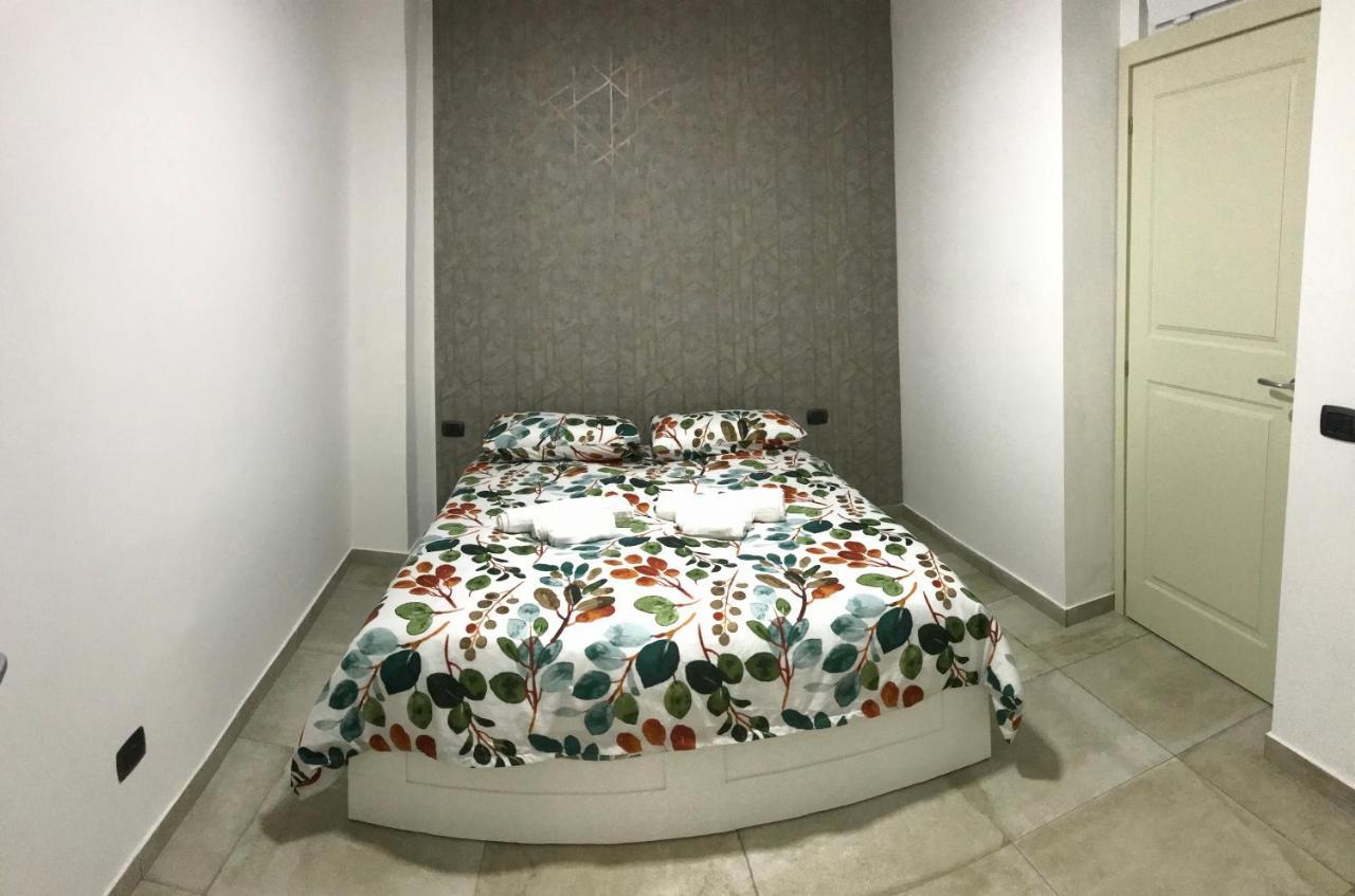 Nadyle House Hotel Napoli Bagian luar foto