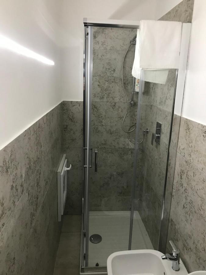 Nadyle House Hotel Napoli Bagian luar foto