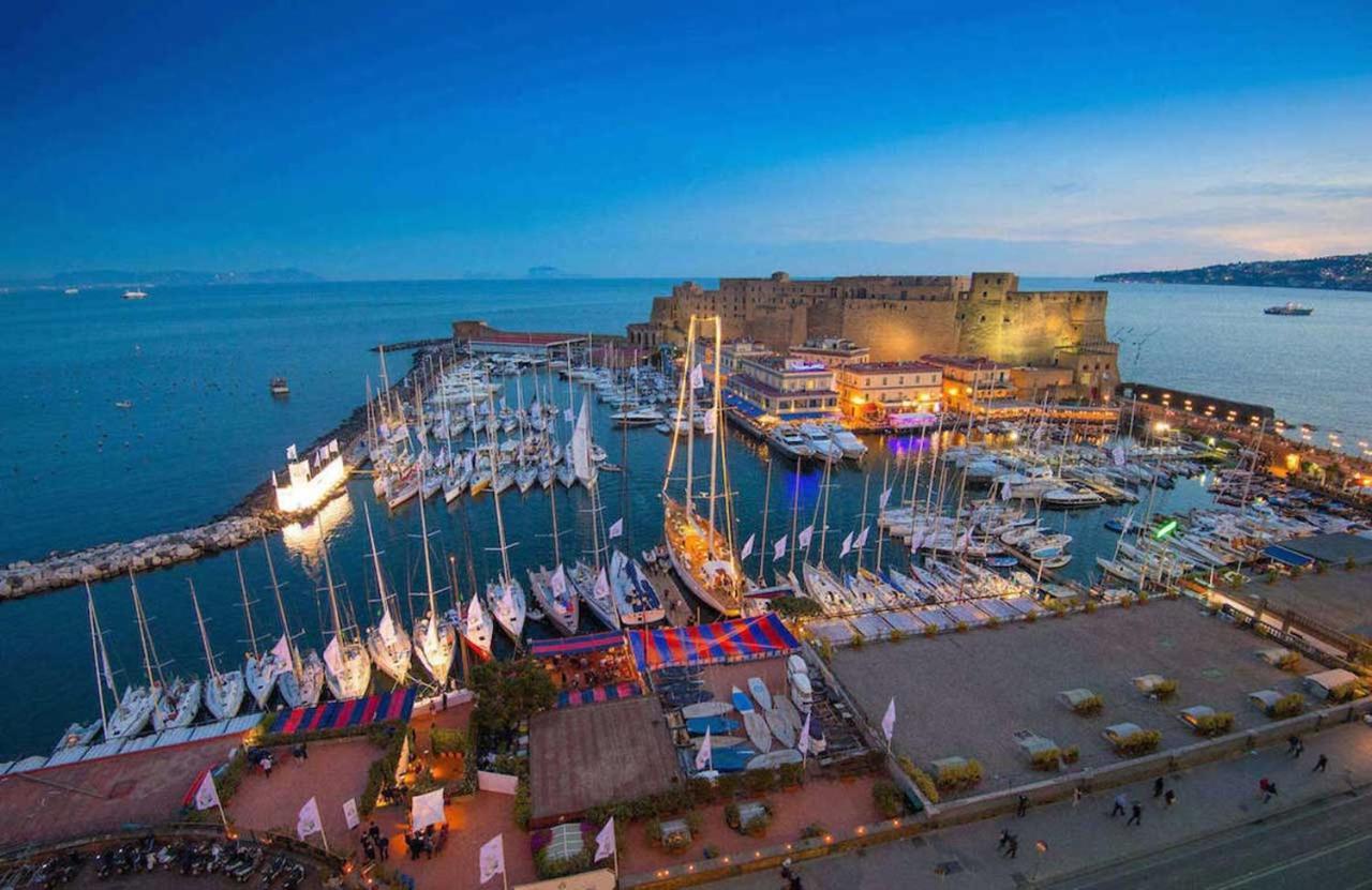 Nadyle House Hotel Napoli Bagian luar foto