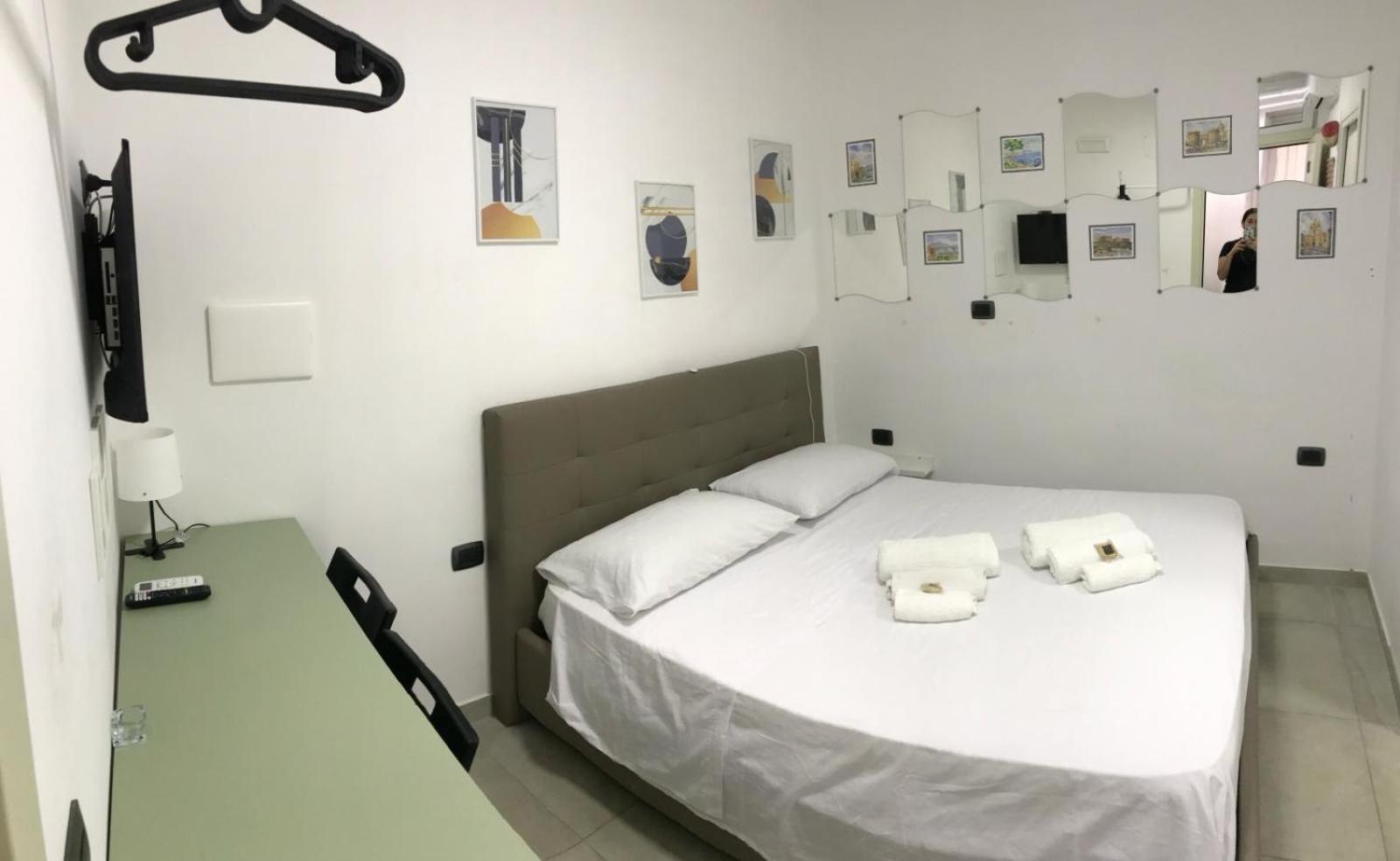 Nadyle House Hotel Napoli Bagian luar foto
